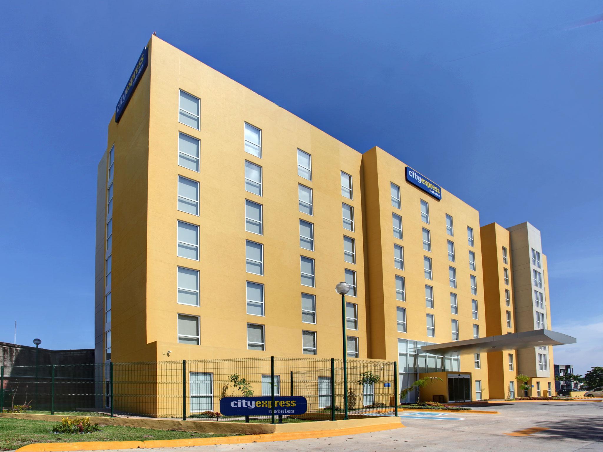City Express Junior By Marriott Вільяермоса Екстер'єр фото